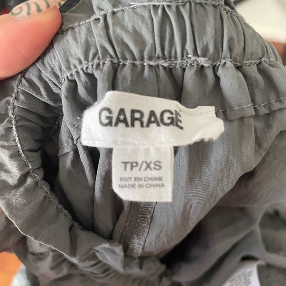 XS but can be small as well, they are from Garage. They are lightly used. - Picture 4 of 4